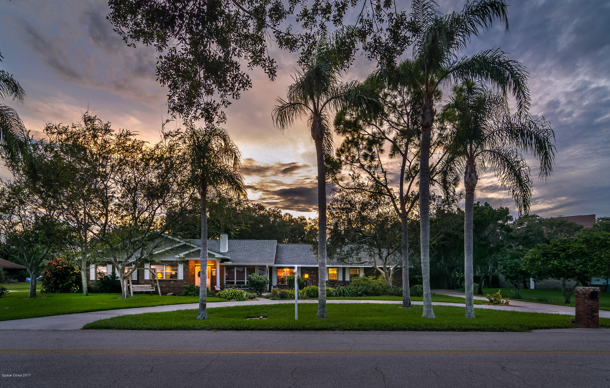 2660 Rocky Point Road Malabar, FL 32950 - Photo 5 of 71 Twilight Front