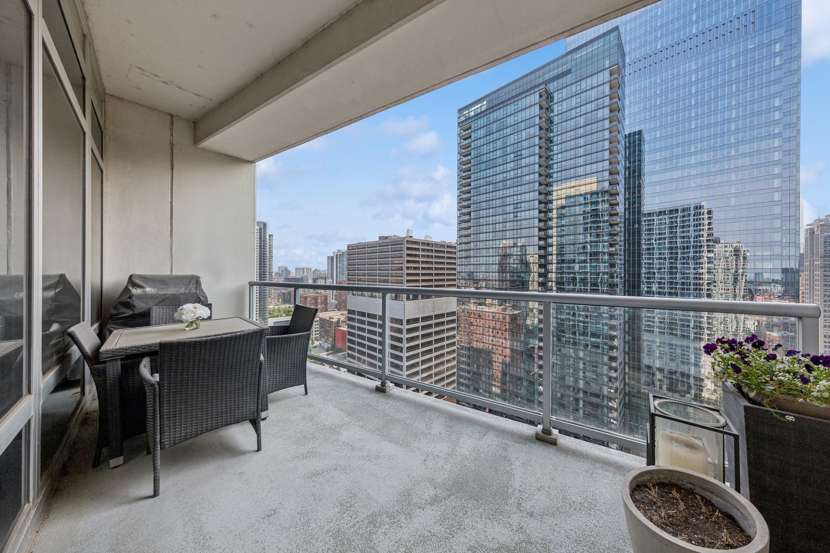 333 North Canal Street, Unit 2505 Chicago, IL 60606 - Photo 13 of 17