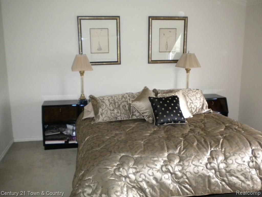 5873 Kingspointe Drive Rochester, MI 48306 - Photo 49 of 66 Master Bedroom 3.jpg