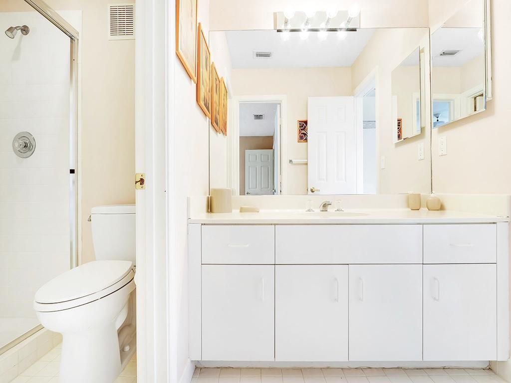 17027 Ryton Lane Boca Raton, FL 33496 - Photo 18 of 24 Jack and Jill Bathroom