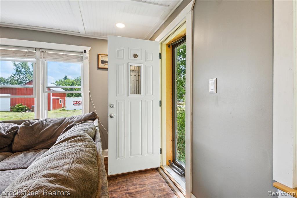 8990 Hiser Road Milan, MI 48160 - Photo 8 of 47
