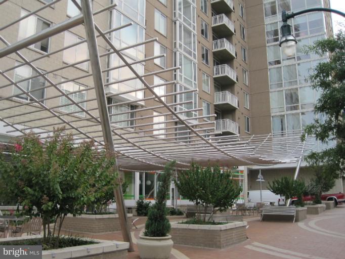 930 Wayne Avenue, Unit 803 Silver Spring, MD 20910 - Photo 1 of 18 Exterior (Front)