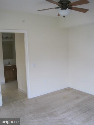 930 Wayne Avenue, Unit 803 Silver Spring, MD 20910 - Photo 4 of 18 Bath (Master)