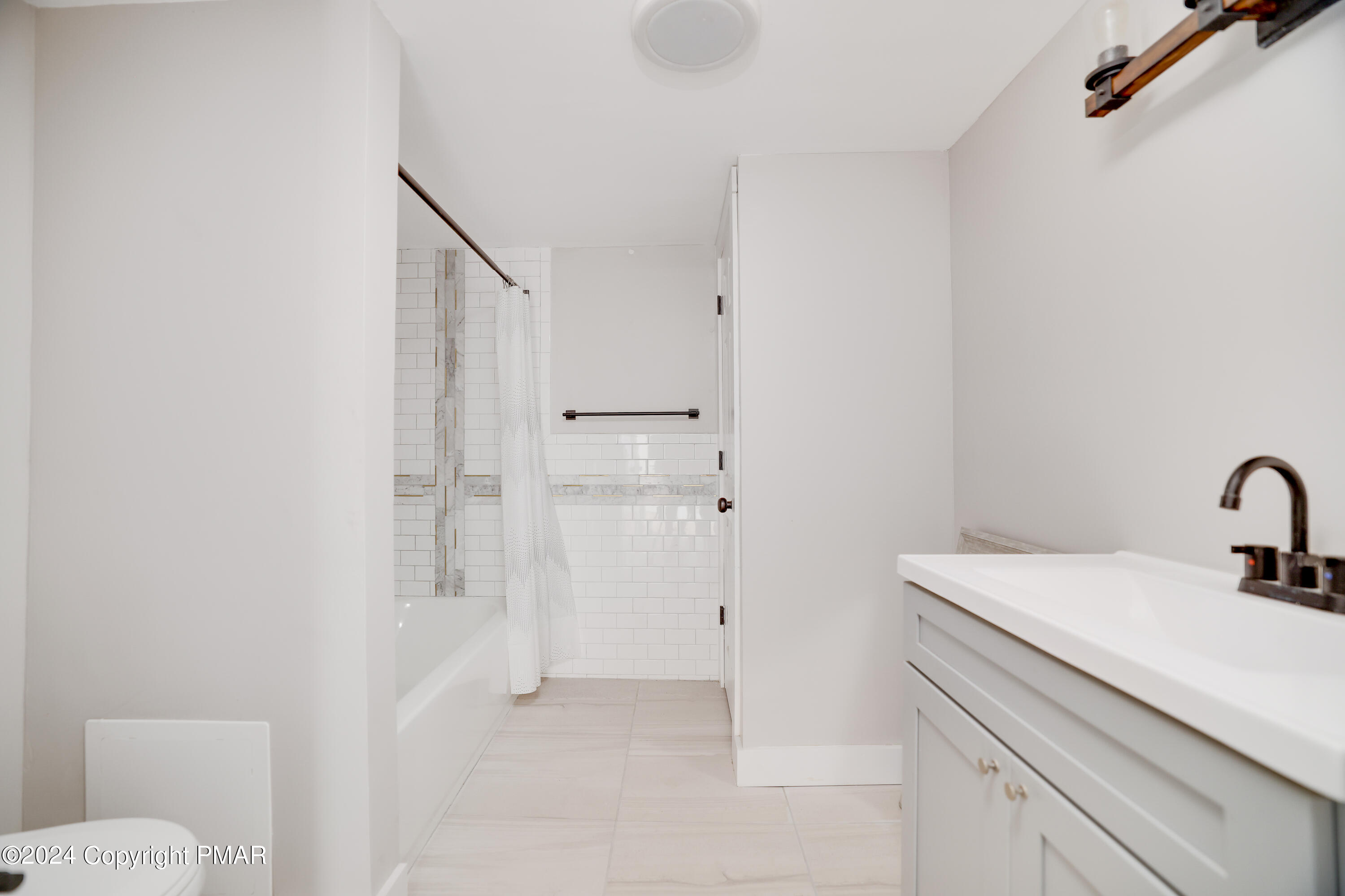 316 Main Street, Unit 1 Roaring Spring, PA 16673 - Photo 9 of 19 RBR53905