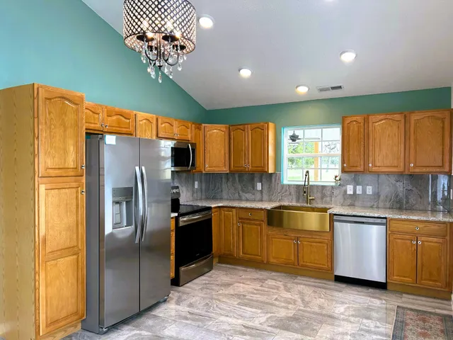 $299,900 | 5055 New Highway 68, Madisonville, TN 37354