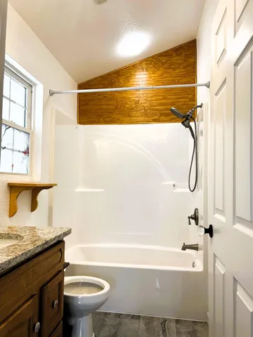 $299,900 | 5055 New Highway 68, Madisonville, TN 37354