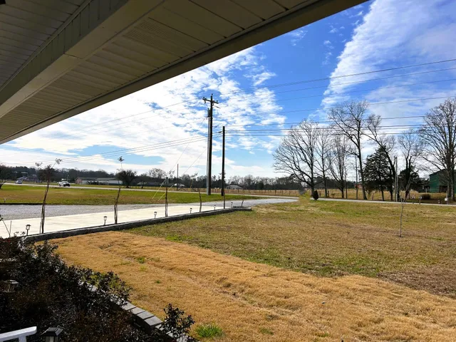 $299,900 | 5055 New Highway 68, Madisonville, TN 37354