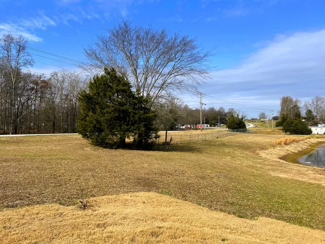$299,900 | 5055 New Highway 68, Madisonville, TN 37354