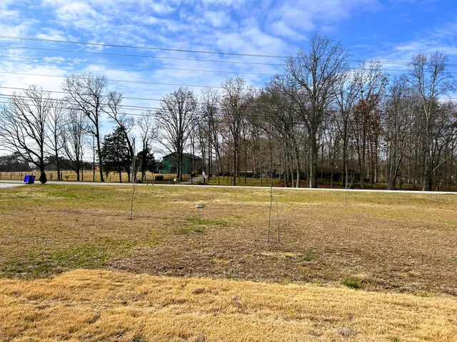 $299,900 | 5055 New Highway 68, Madisonville, TN 37354