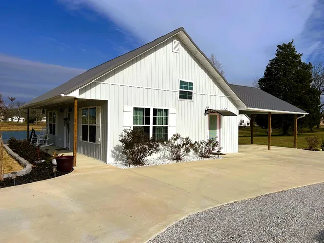 $299,900 | 5055 New Highway 68, Madisonville, TN 37354