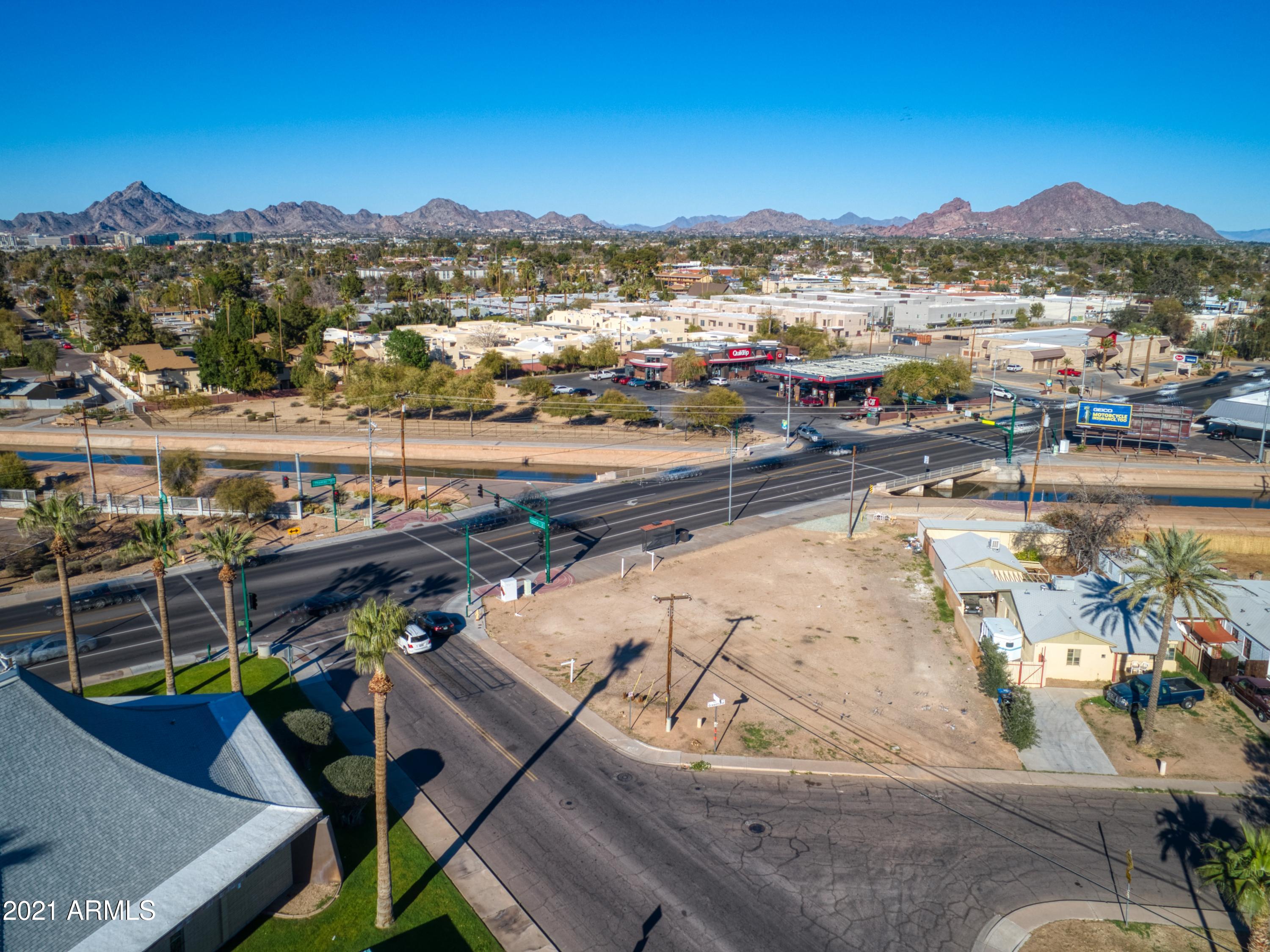 2201 East Thomas Road, Unit 33 Phoenix, AZ 85006 - Photo 3 of 13 2201 E Thomas Rd