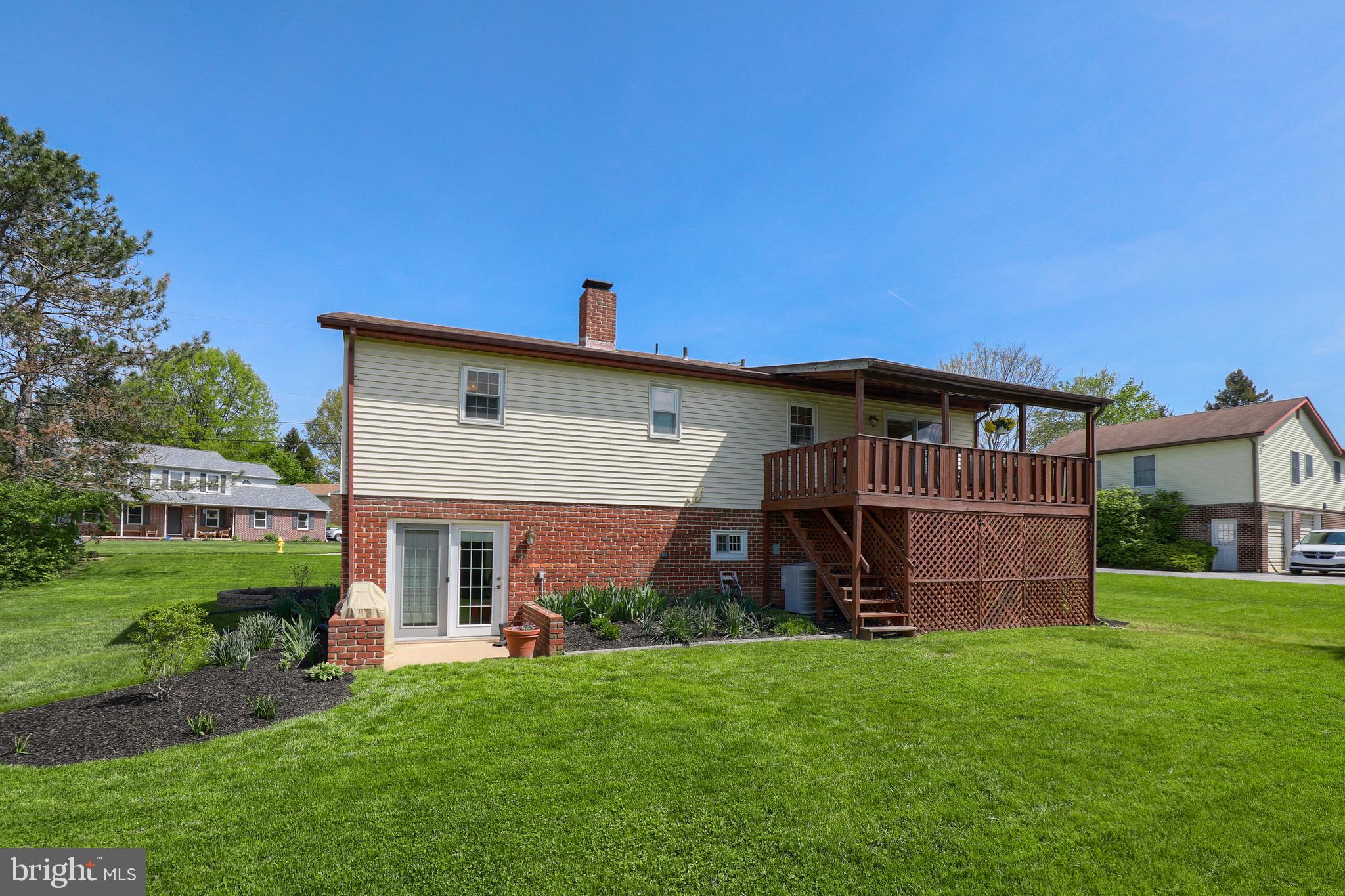 1720 Topaz Road York, PA 17408 - Photo 4 of 32 Gallery Image 4