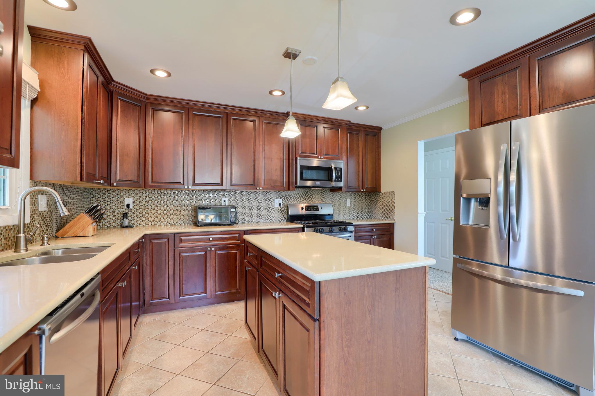 1720 Topaz Road York, PA 17408 - Photo 5 of 32 Gallery Image 5