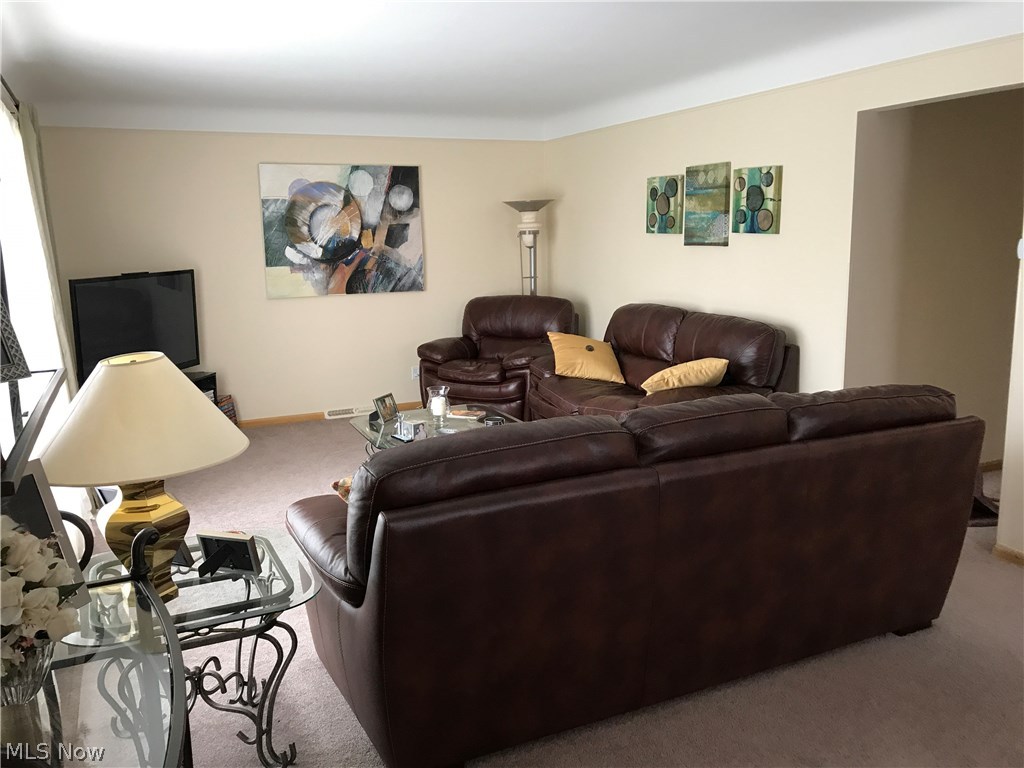 14809 Wheeler Road Maple Heights, OH 44137 - Photo 7 of 33