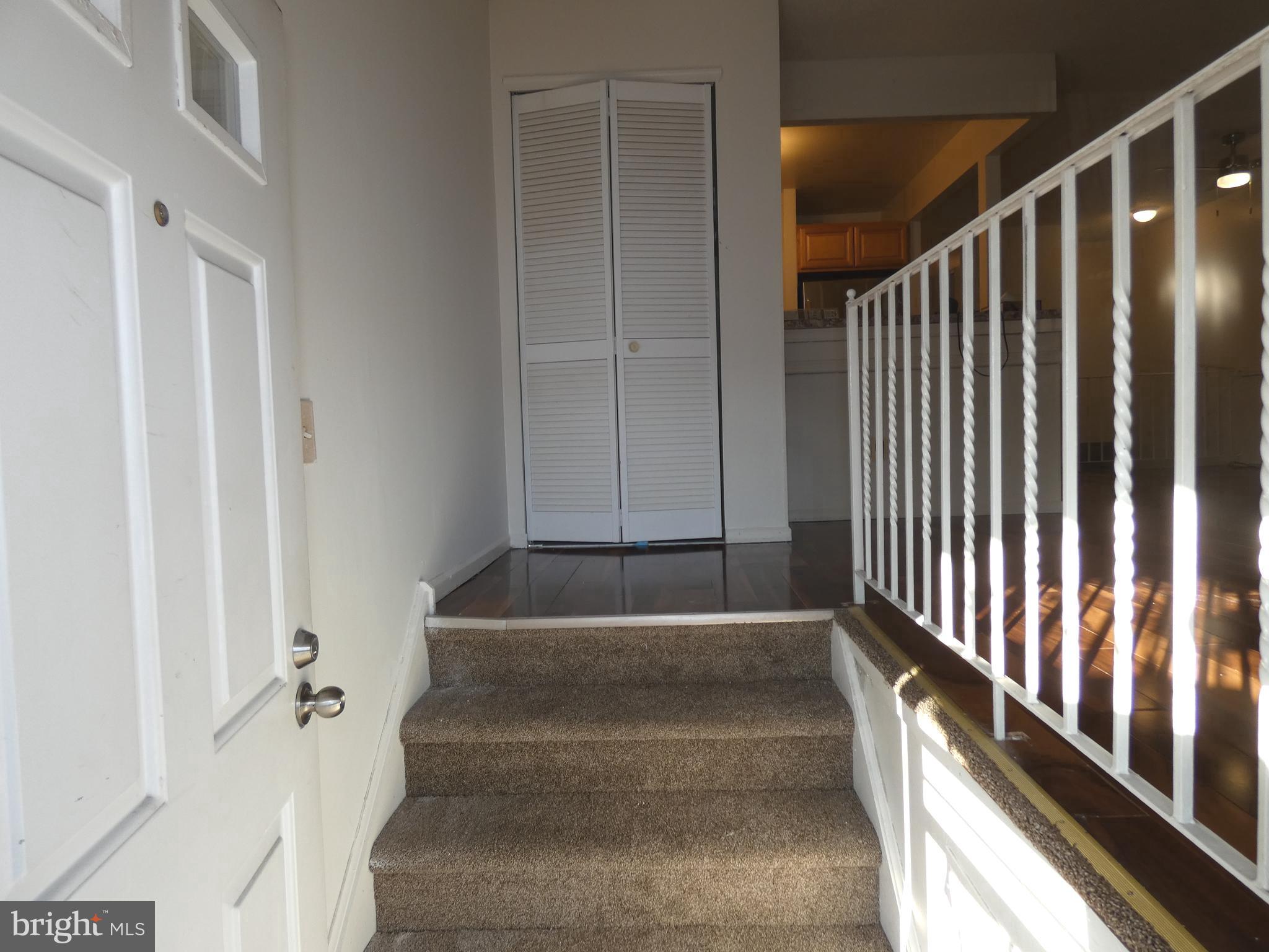3347 Red Lion Road Philadelphia, PA 19114 - Photo 3 of 37 Foyer/Entry
