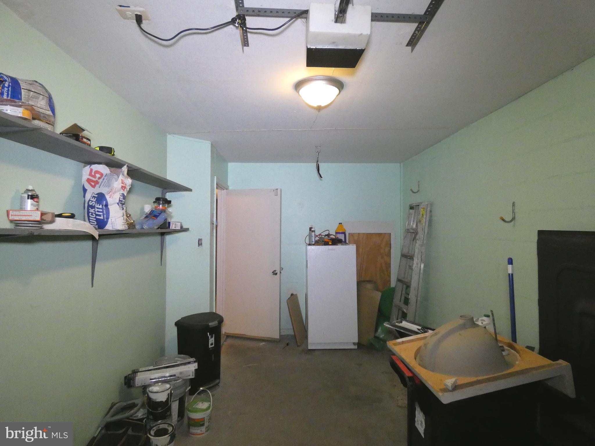 3347 Red Lion Road Philadelphia, PA 19114 - Photo 32 of 37 Garage