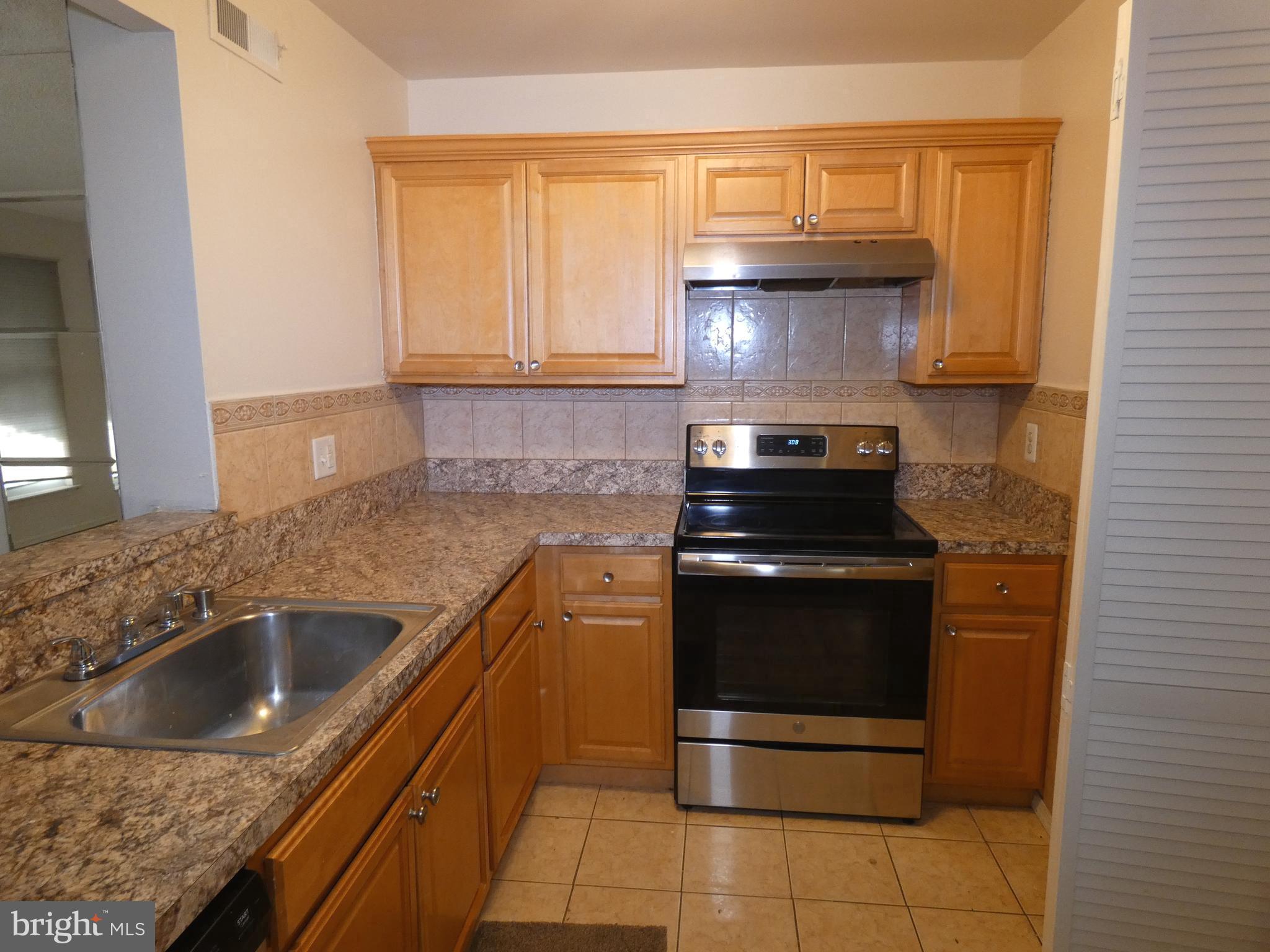 3347 Red Lion Road Philadelphia, PA 19114 - Photo 5 of 37 Kitchen