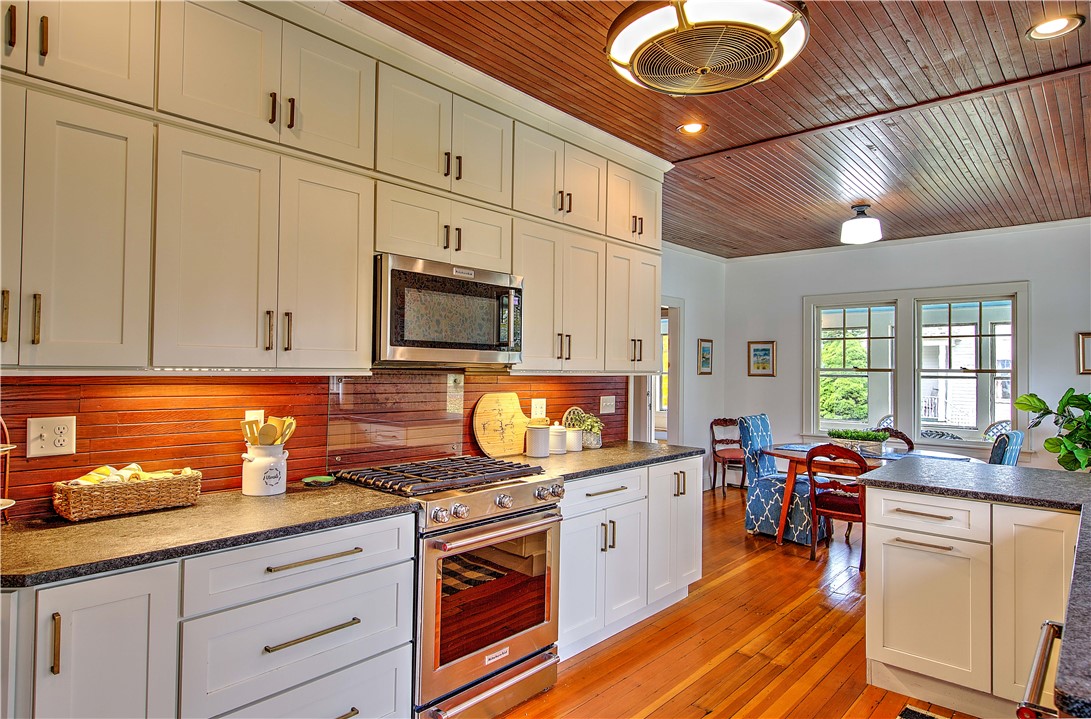 61 Mulberry Road Bristol, RI 02809 - Photo 12 of 41