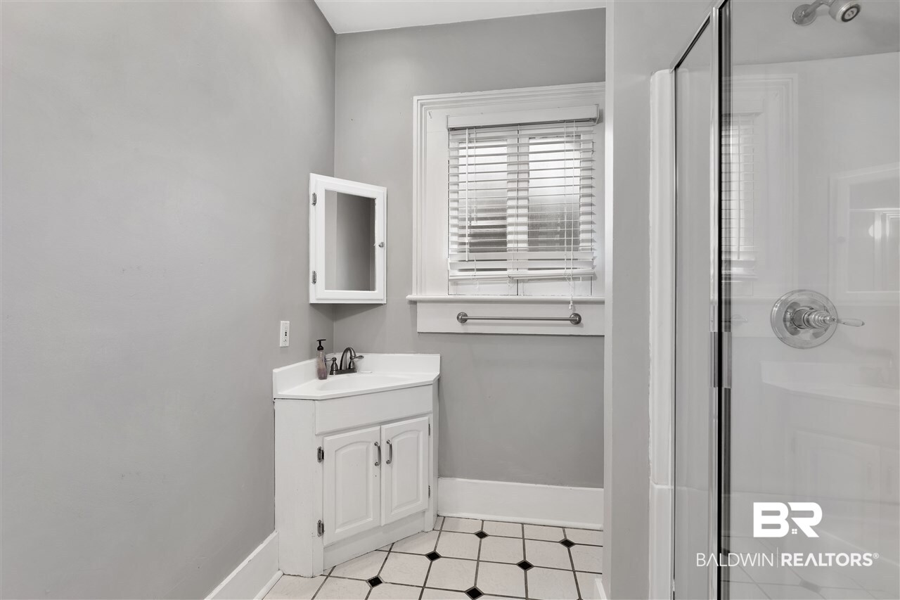 1108 Government Street Mobile, AL 36604 - Photo 23 of 49