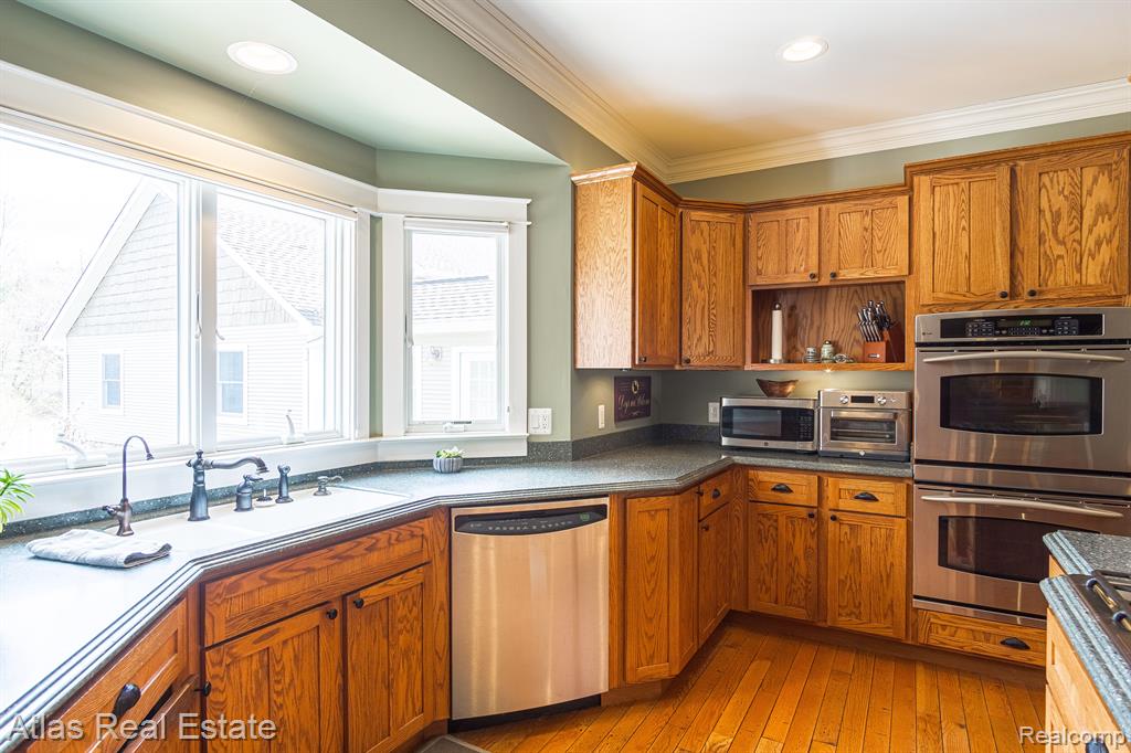 2716 Lake George Road Leonard, MI 48367 - Photo 28 of 98