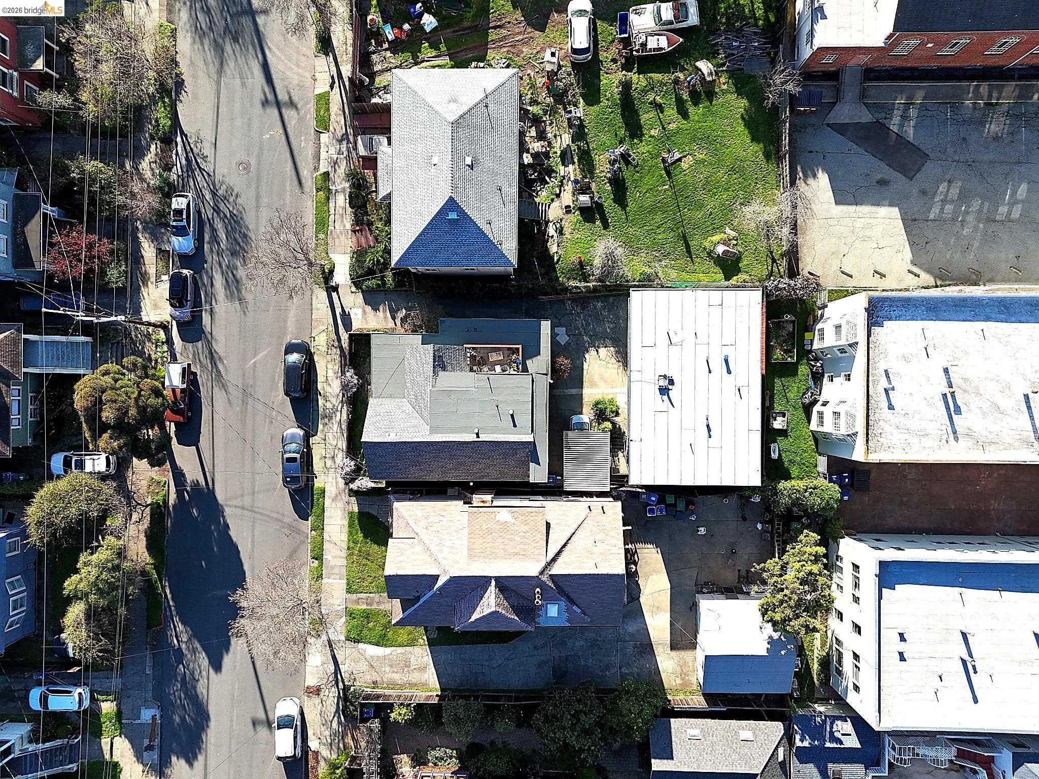 2045 Emerson Street Berkeley, CA 94703 - Photo 18 of 19 an aerial view of residential houses with outdoor space