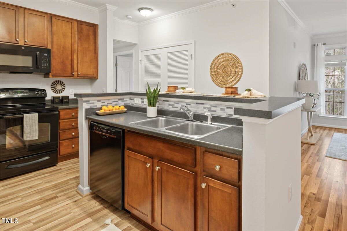 527 Weather Ridge Lane, Unit 11 Cary, NC 27513 - Photo 18 of 36 18-527 Weather Ridge Ln Cary, NC 27513