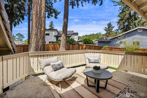 $1,790,000 | 621 128th Avenue Southeast, Bellevue, WA 98005