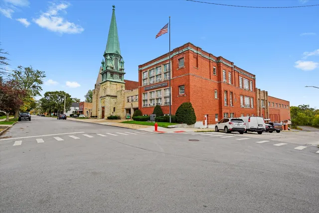 $314,900 | 2537-2539 Grove Street, Blue Island, IL 60406