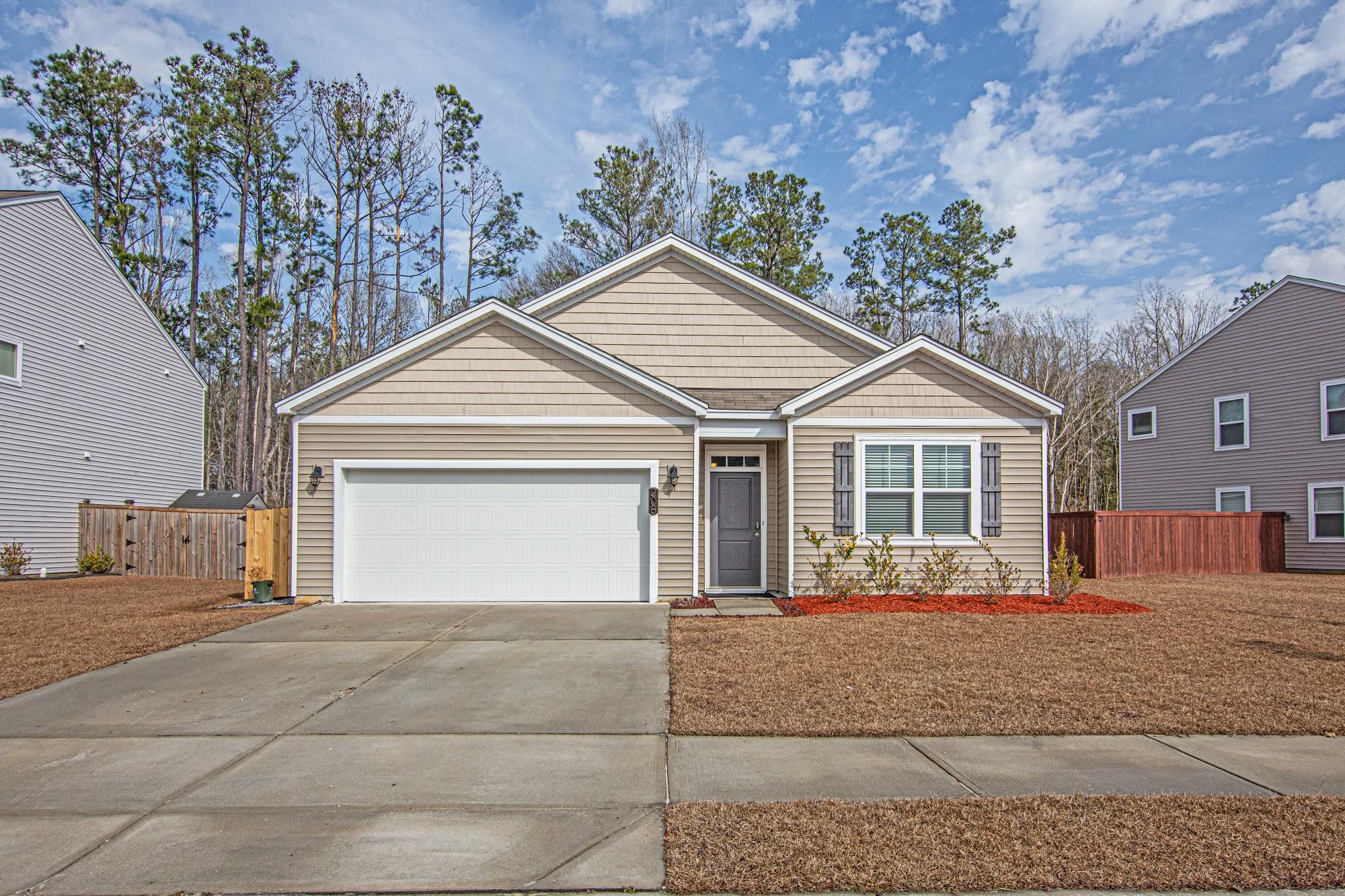 208 Goshen Road Moncks Corner, SC 29461 - Photo 2 of 38 7D045ED5-1FAC-44C7-AF48-15F043591001