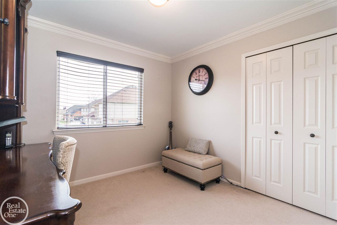 55542 Raspberry Drive Macomb, MI 48042 - Photo 33 of 43 50031094-32.JPG