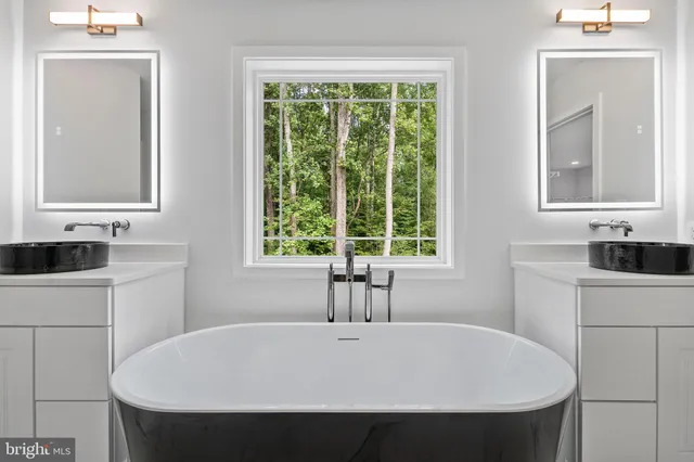 $569,000 | 14875 Buckingham Court, Issue, MD 20645