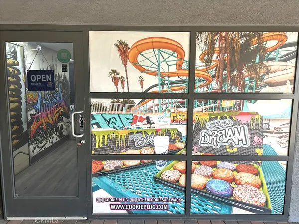 $3,150 | 1801 East Katella Avenue, Anaheim, CA 92805