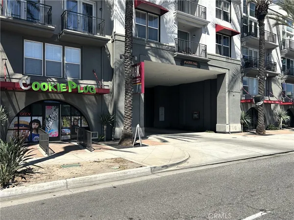 $3,150 | 1801 East Katella Avenue, Anaheim, CA 92805