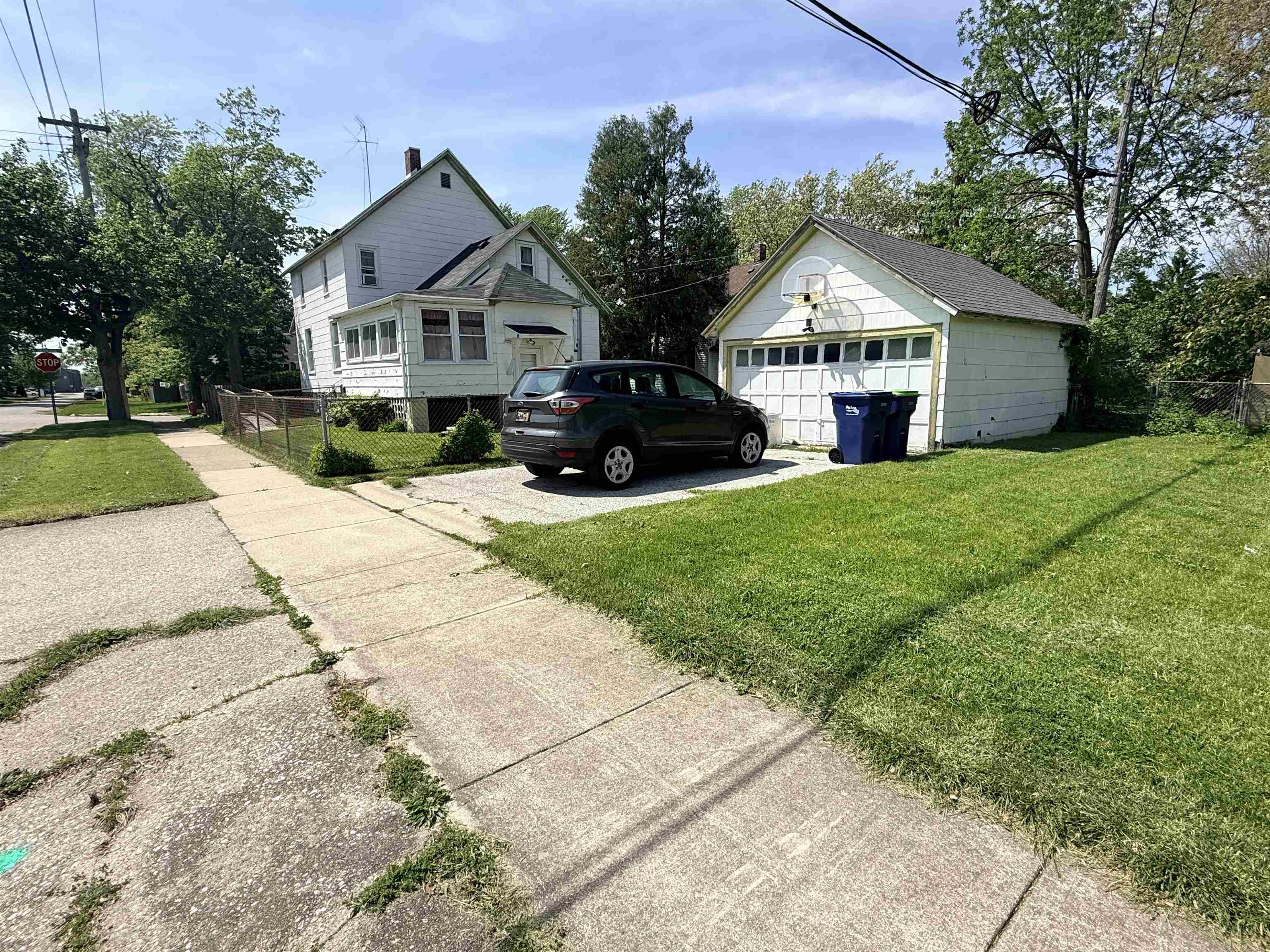 225 Ingraham Street Bay City, MI 48708 - Photo 2 of 28