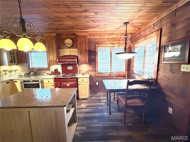 $925,000 | 853 Twisted Cedar Drive, Beaufort, MO 63013