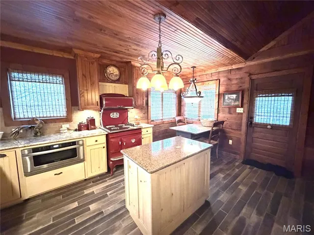 $925,000 | 853 Twisted Cedar Drive, Beaufort, MO 63013