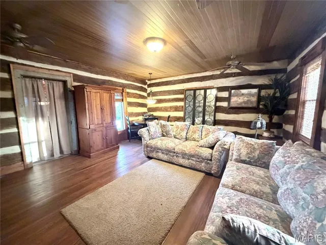 $925,000 | 853 Twisted Cedar Drive, Beaufort, MO 63013