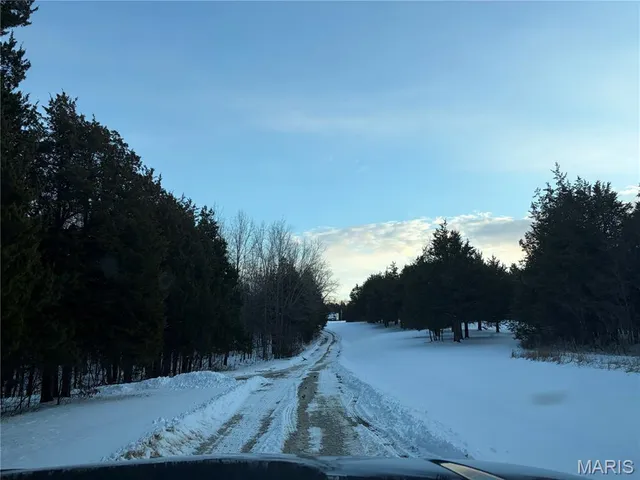 $925,000 | 853 Twisted Cedar Drive, Beaufort, MO 63013