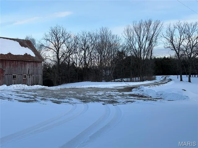 $925,000 | 853 Twisted Cedar Drive, Beaufort, MO 63013