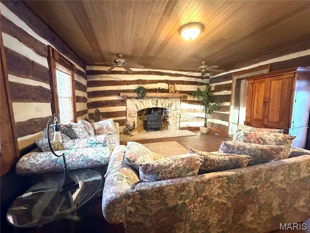 $925,000 | 853 Twisted Cedar Drive, Beaufort, MO 63013