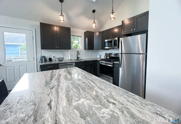 $3,500 | 1088 East Broadway, Milford, CT 06460