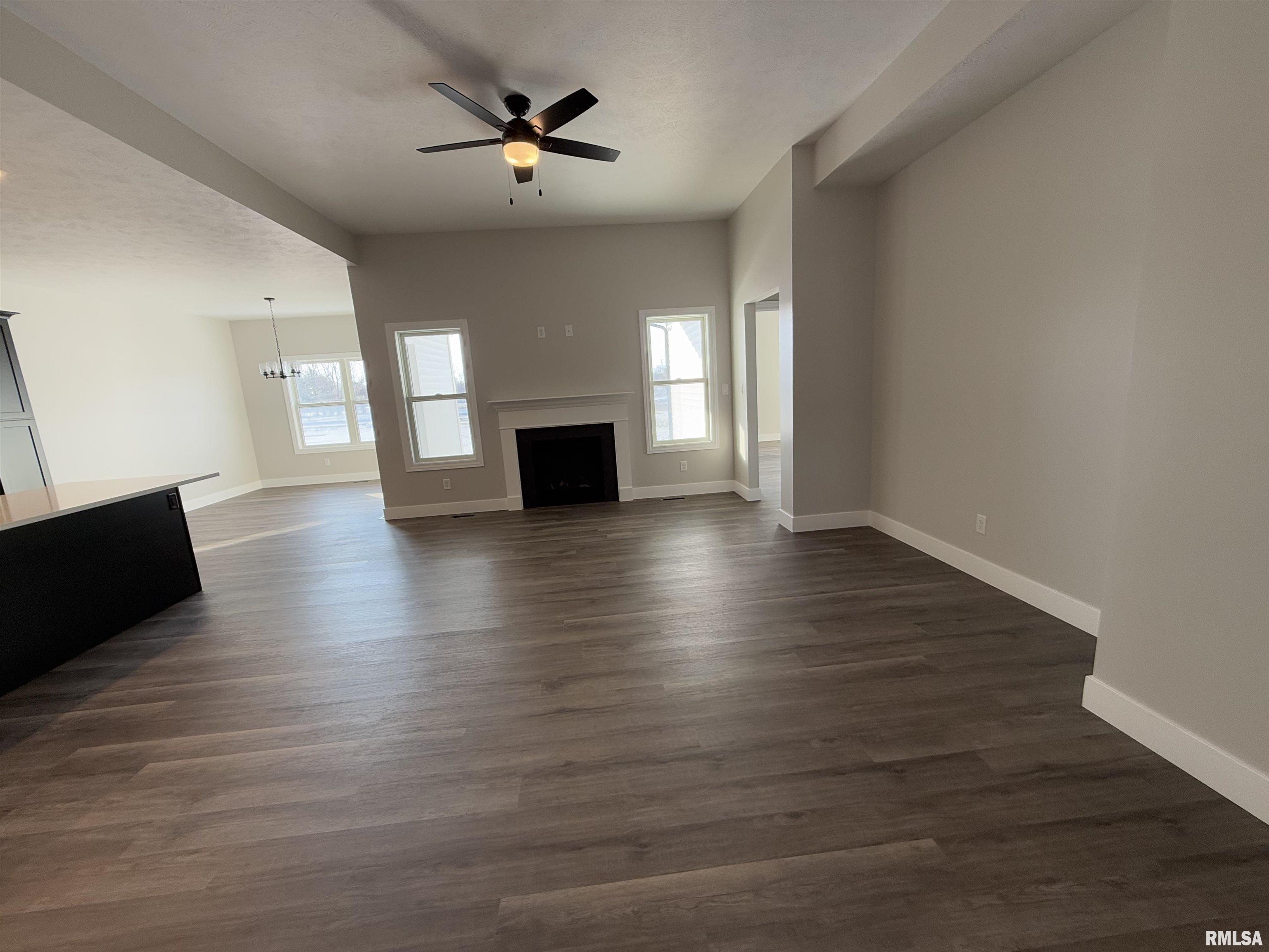 1603 Blenheim Drive Springfield, IL 62711 - Photo 3 of 21