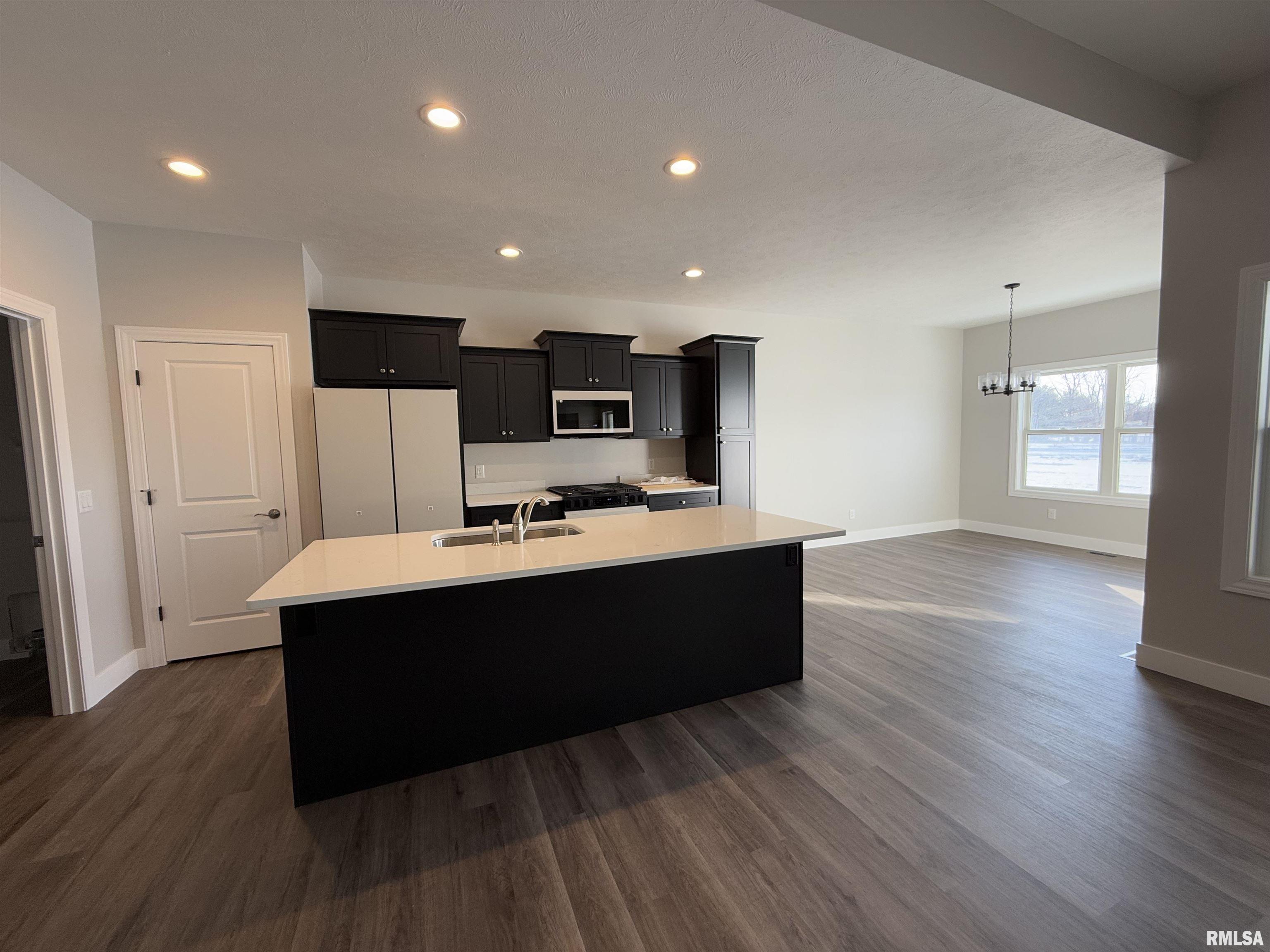 1603 Blenheim Drive Springfield, IL 62711 - Photo 5 of 21