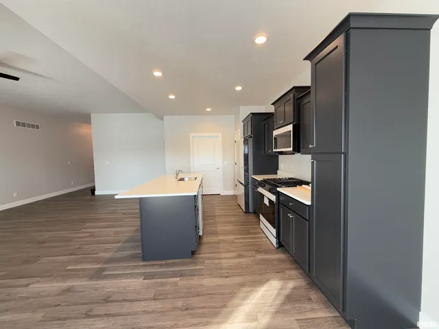 $2,800 | 1603 Blenheim Drive, Springfield, IL 62711