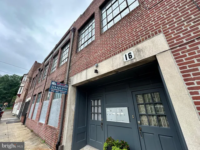 a view of a building entrance