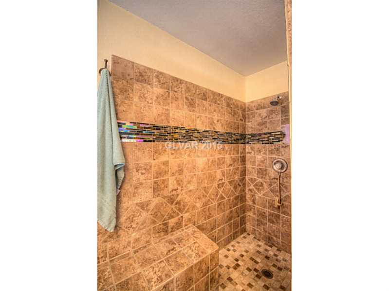 187 Ruby Ridge Avenue Henderson, NV 89002 - Photo 17 of 20 Master Bath/Spa.