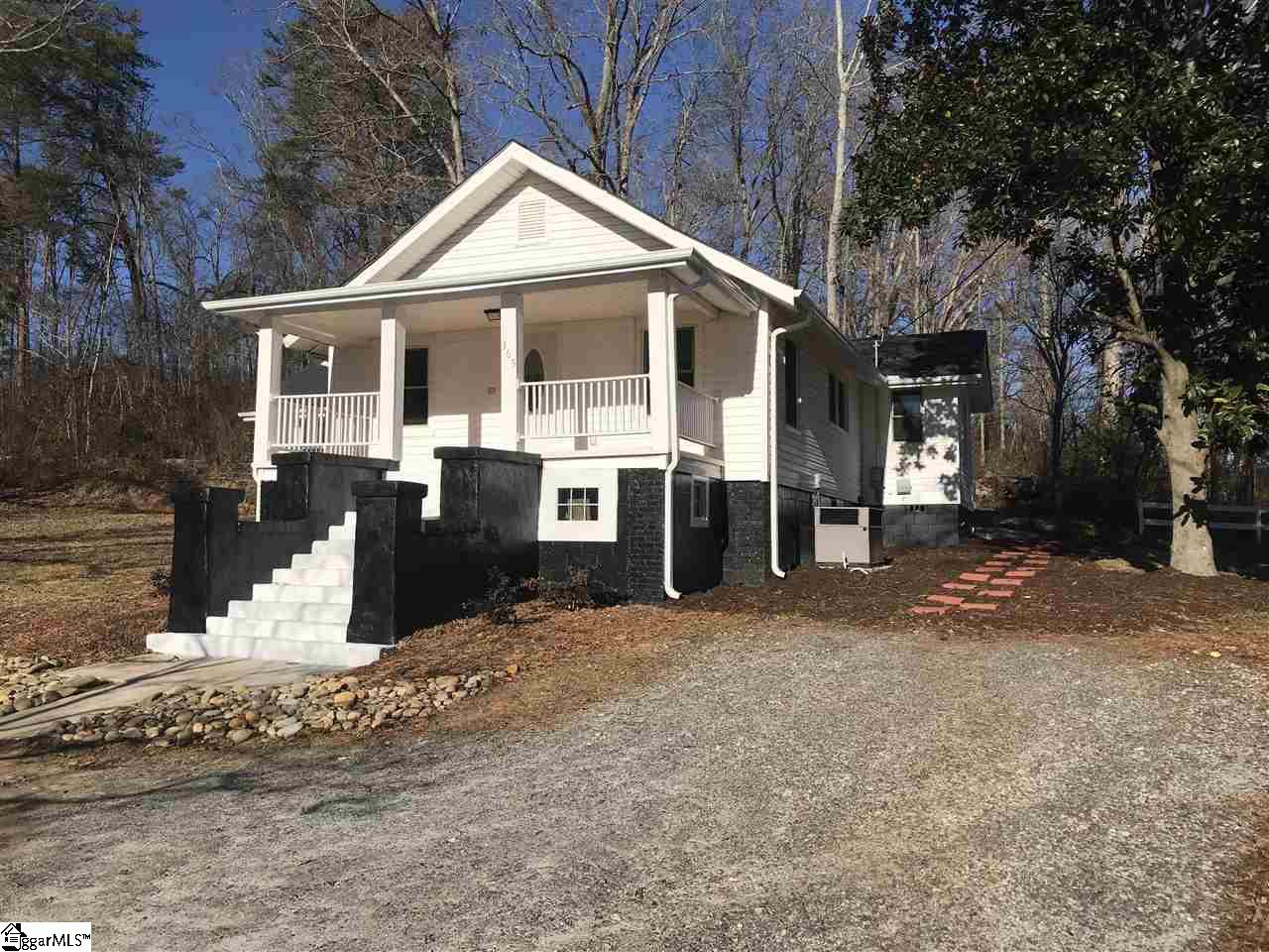 365 State Rd S-39-122 Pickens, SC 29671 - Photo 3 of 34