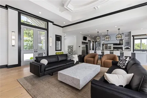 $3,950,000 | 16509 MacAllister Court, Loch Lloyd, MO 64012