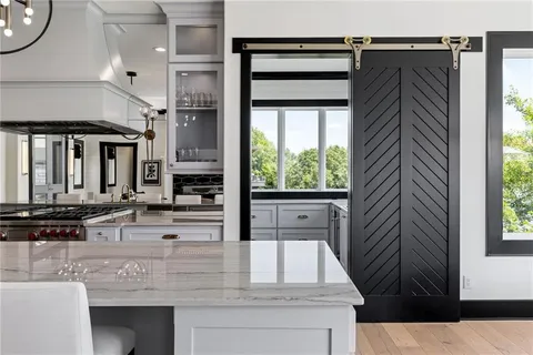 $3,950,000 | 16509 MacAllister Court, Loch Lloyd, MO 64012