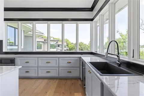 $3,950,000 | 16509 MacAllister Court, Loch Lloyd, MO 64012